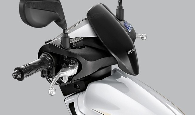 Honda Moove 14 Handle Bar View