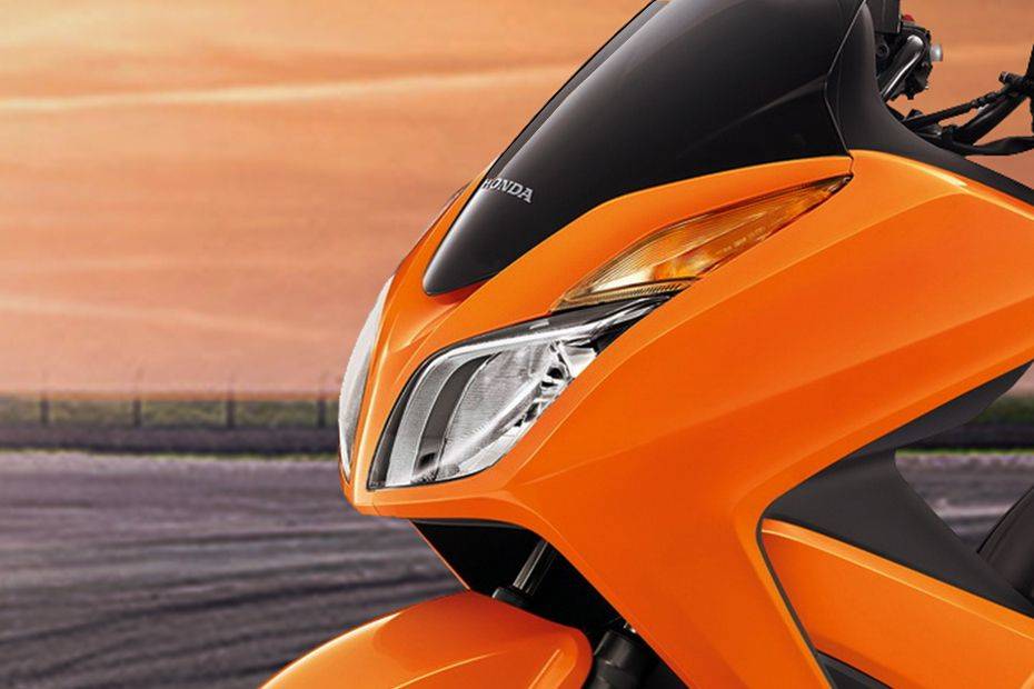 Honda Forza 300 2015 Head Light View Honda Forza 300 2015 Head Light View