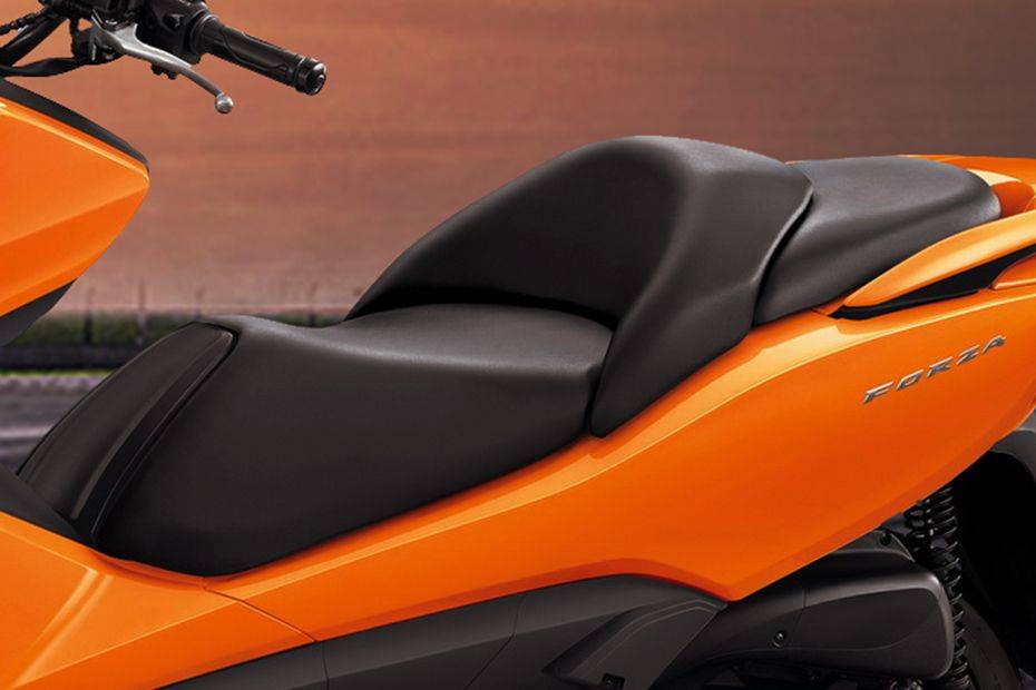 Honda Forza 300 2015 Rider Seat View Honda Forza 300 2015 Rider Seat View
