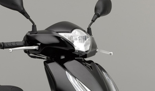 Honda Sh150 i Head Light View