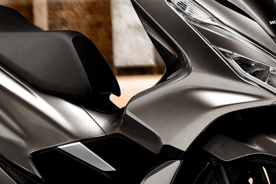 Honda PCX150 2018 Leg Spacescooter