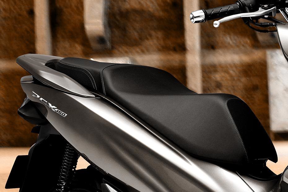 Honda PCX150 2018 Rider Seat View