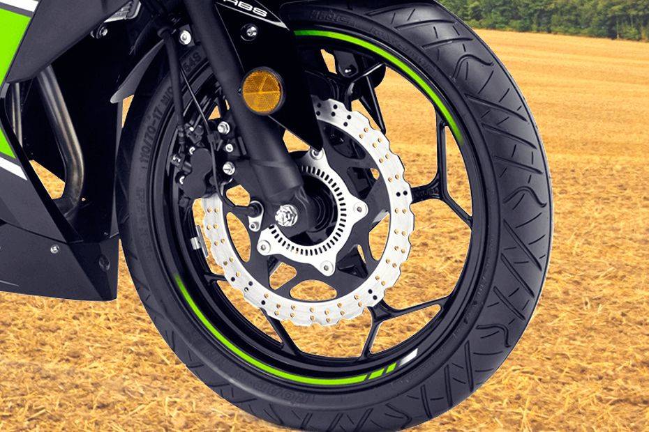 คาวาซากิ นินจา 250 Front Tyre View คาวาซากิ นินจา 250 Front Tyre View