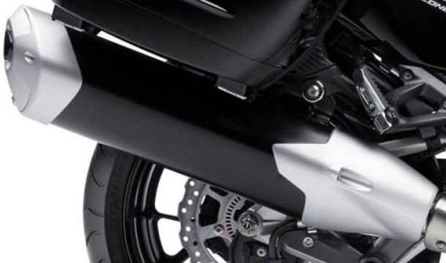 คาวาซากิ จีทีอาร์ 1400 Exhaust View คาวาซากิ จีทีอาร์ 1400 Exhaust View