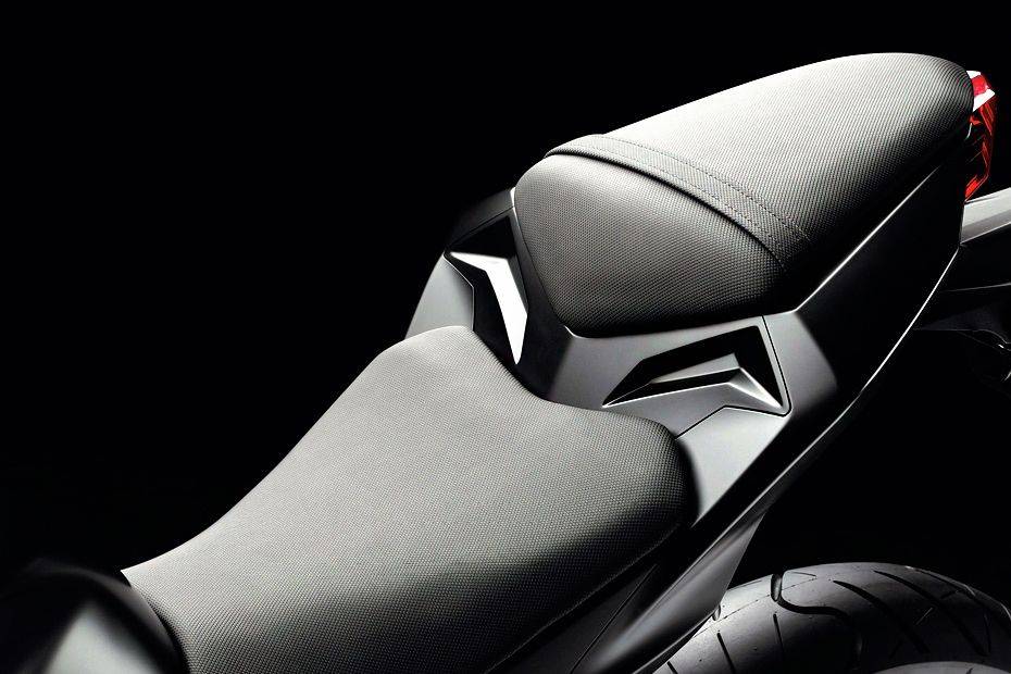 Kawasaki Z250 Rider Seat View Kawasaki Z250 Rider Seat View