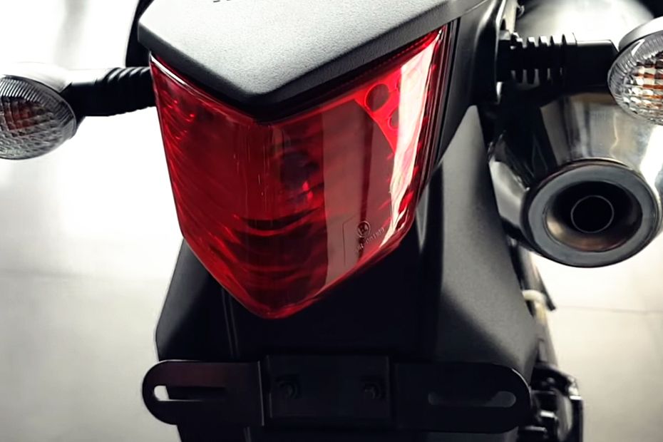 คาวาซากิ ดี แทร๊กเกอร์ เอ๊กซ์ Tail Light View