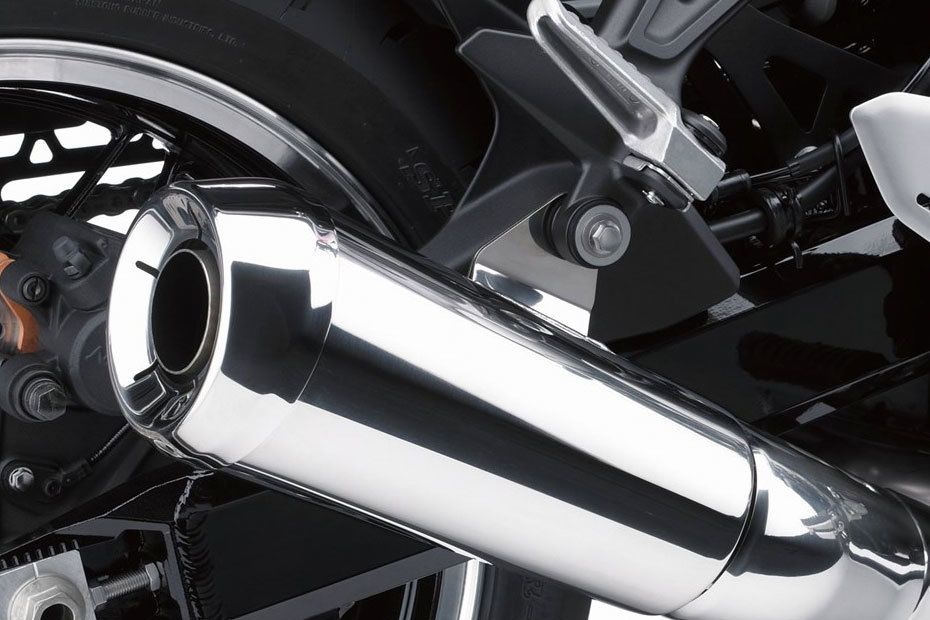 Kawasaki Z900RS Exhaust View Kawasaki Z900RS Exhaust View