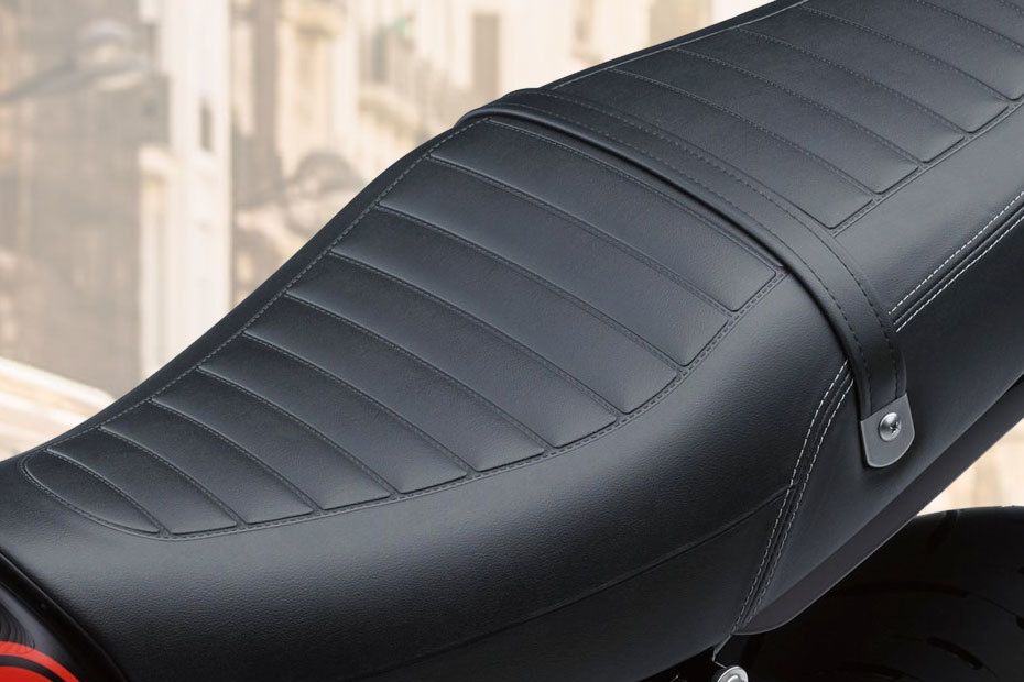 Kawasaki Z900RS Rider Seat View Kawasaki Z900RS Rider Seat View