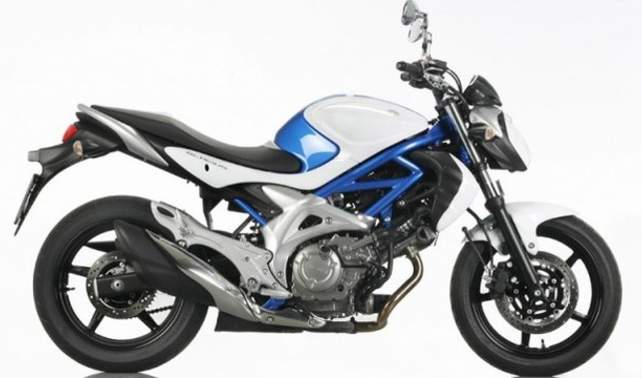 ซูซูกิ กลาเดียส 650 Right Side Viewfull Image