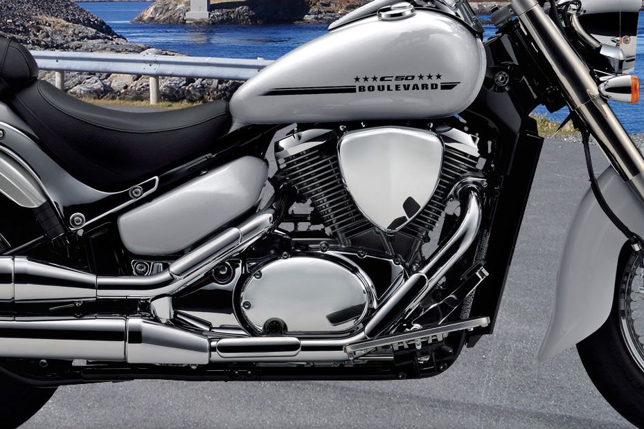 ซูซูกิ บูเลอวาร์ด Engine View