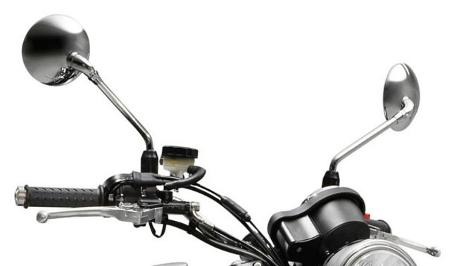 ไทรอัมพ์ บอนเนวิลล์ Back Side View