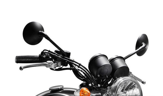 ไทรอัมพ์ บอนเนวิลล์ ที 101 Back Side View