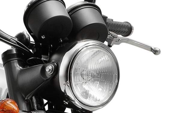 ไทรอัมพ์ สแครมเบลอร์ Head Light View ไทรอัมพ์ สแครมเบลอร์ Head Light View