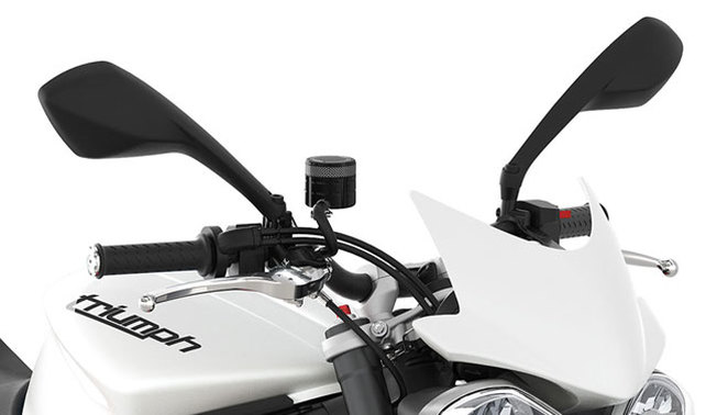 ไทรอัมพ์ สตรีท ทริปเปิ้ล อาร์ Back Side View