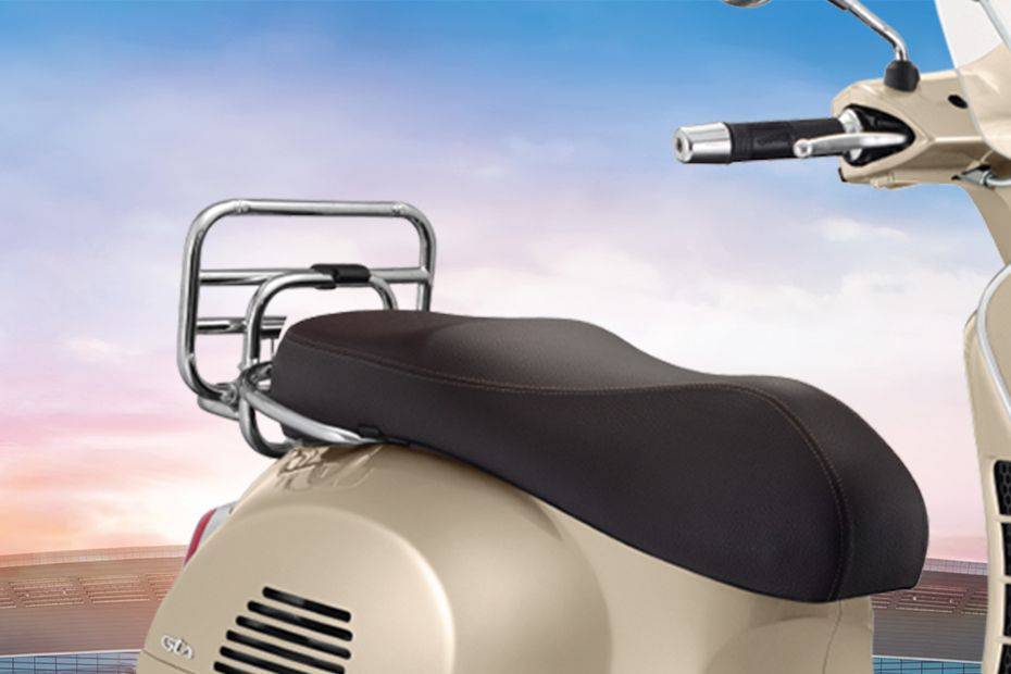 เวสป้า จีทีเอส ทัวริ่ง 300 Back Rest View เวสป้า จีทีเอส ทัวริ่ง 300 Back Rest View