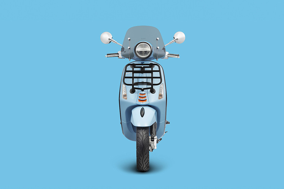 Vespa Primavera Front View Full Image