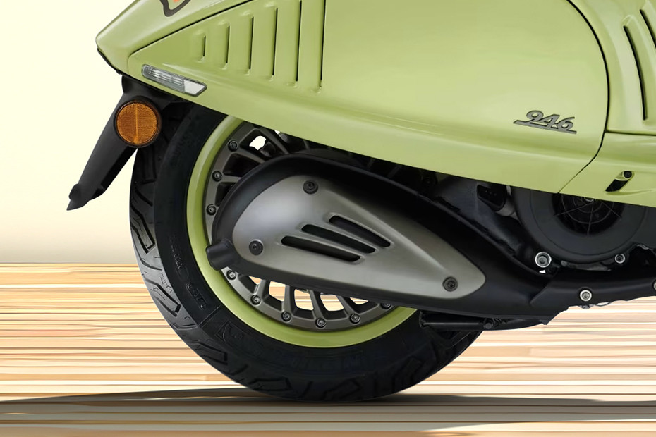 เวสป้า 946 Exhaust View