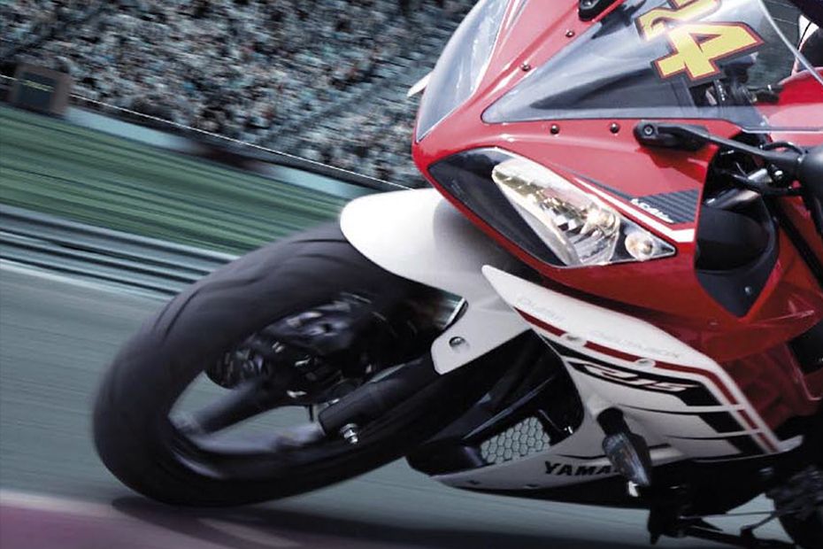 Yamaha YZF-R3 2016 Front Tyre View Yamaha YZF-R3 2016 Front Tyre View