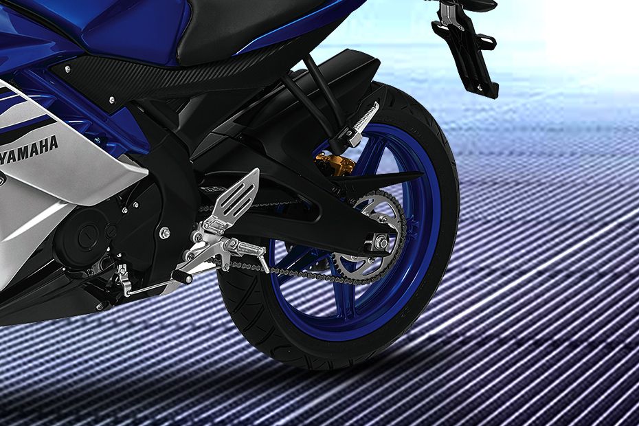 ยามาฮ่า วายซีเอฟ อาร์ 15 2016 Rear Tyre