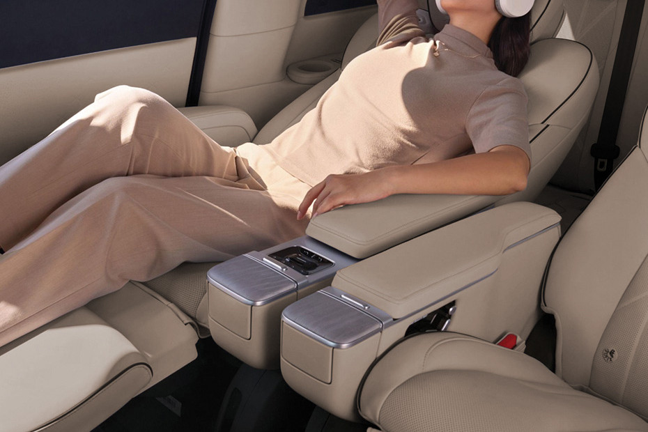 X9 Armrest Rear X9 Armrest Rear