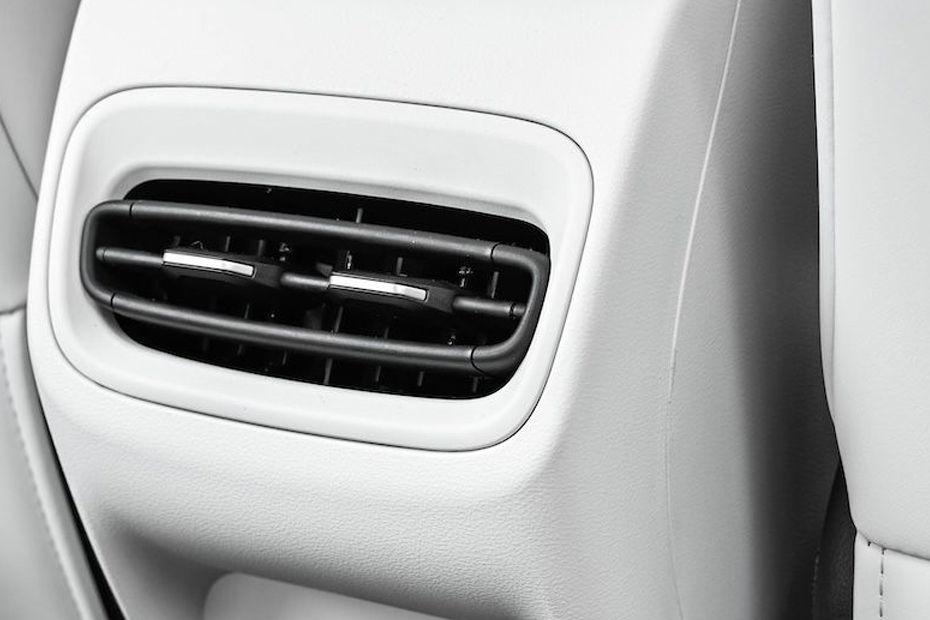 EX2 Rear AC Controls EX2 Rear AC Controls