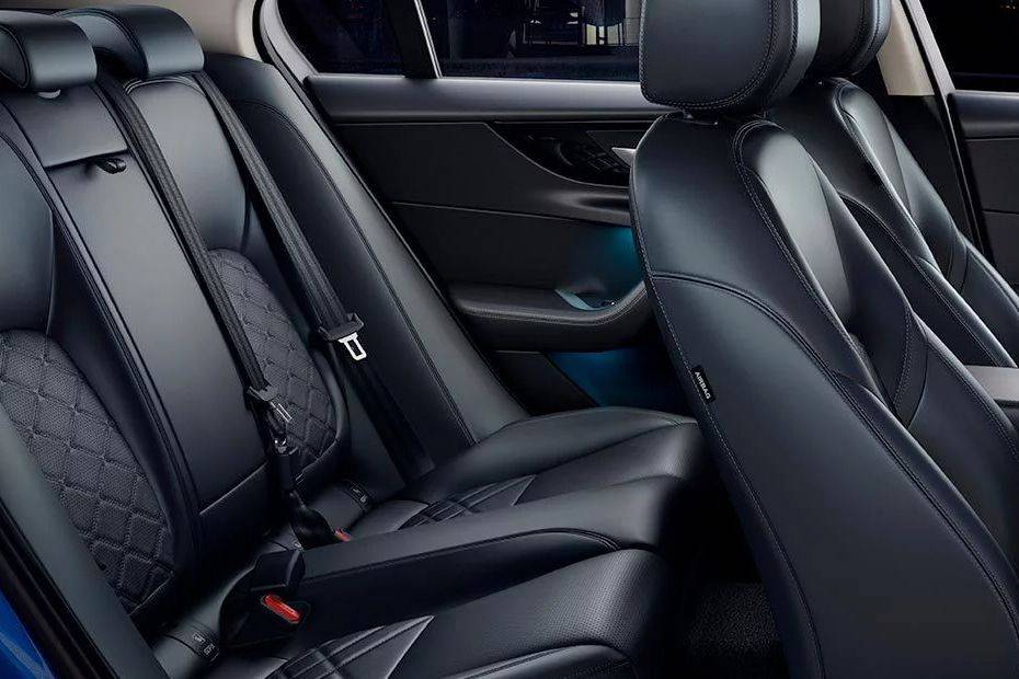 จากัวร์ เอ๊กซ์อี Rear Seats จากัวร์ เอ๊กซ์อี Rear Seats