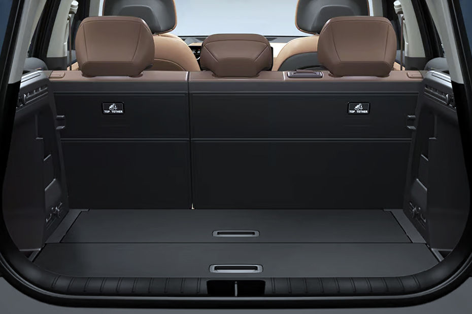 Trunk Open Closer View of EV5 Trunk Open Closer View of EV5