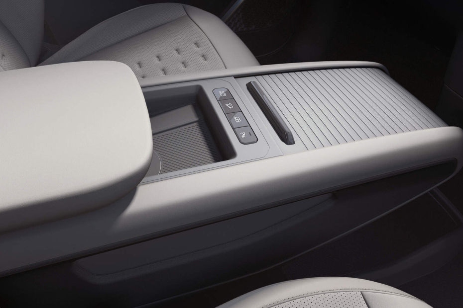 EV9 Front Center Divider