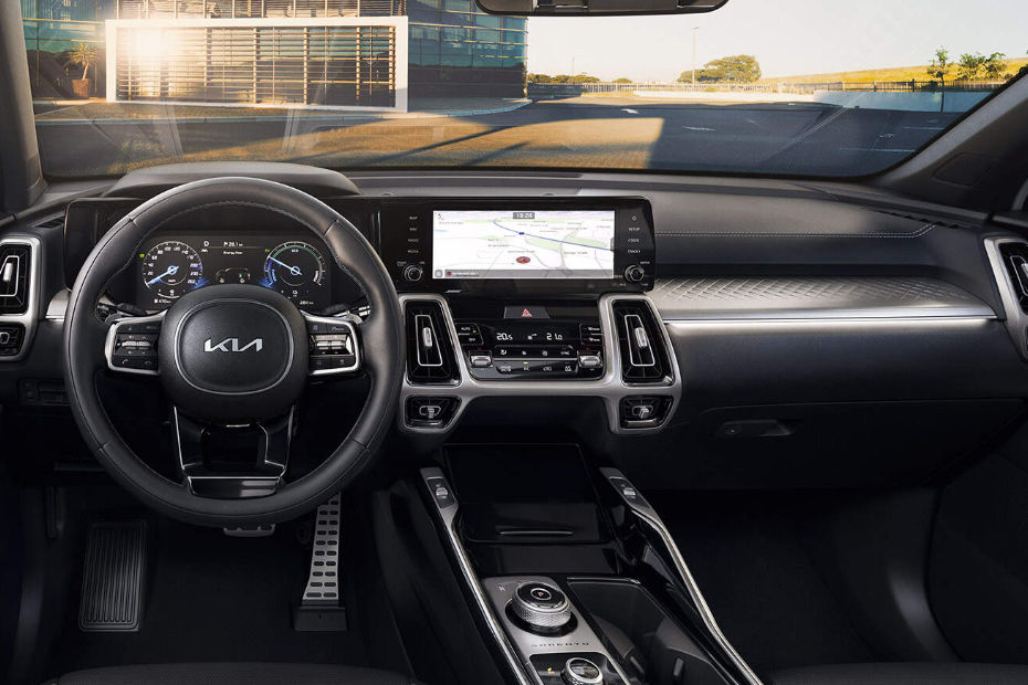 Dashboard View of Sorento HEV