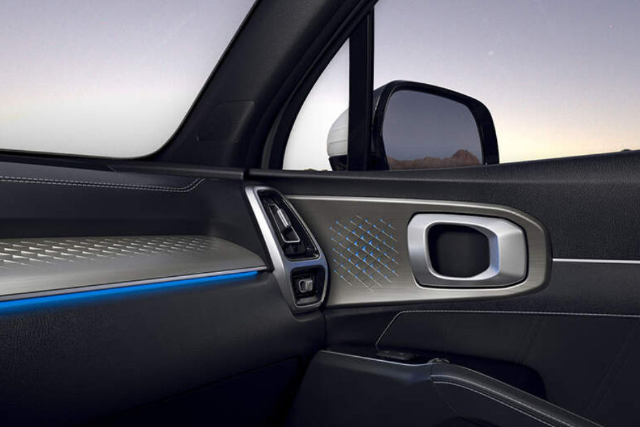 door handle interior of KIA Sorento HEV