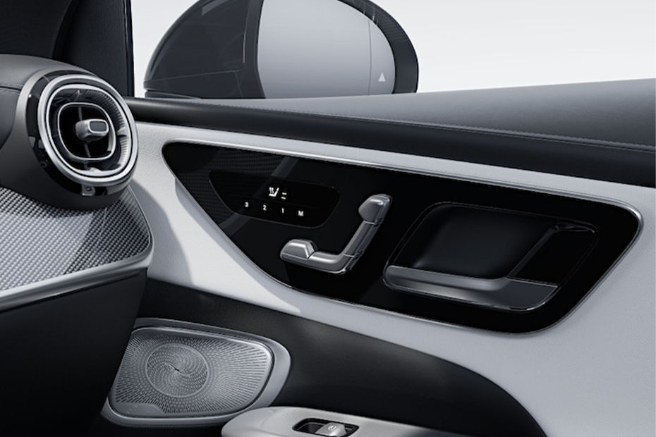 door handle interior of Mercedes-Benz GLC