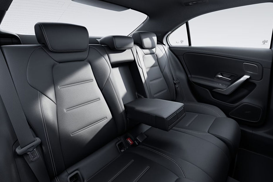 เมอเซเดส-เบนซ์ A-Class Saloon Rear Seats เมอเซเดส-เบนซ์ A-Class Saloon Rear Seats