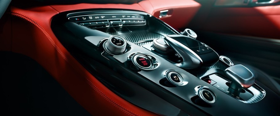 เอเอ็มจี จีที Front Center Divider