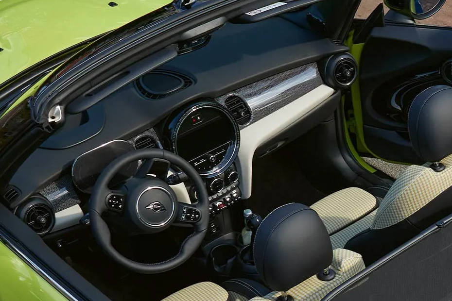 Dashboard View of Convertible Dashboard View of Convertible