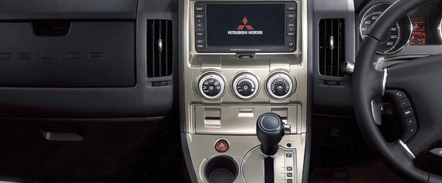 เดลิก้า สเปซวากอน Center Console เดลิก้า สเปซวากอน Center Console