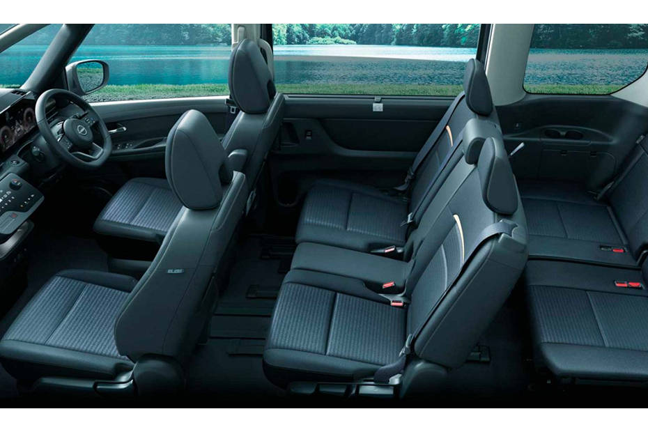 Nissan Serena e-Power Front And Rear Seats Together Nissan Serena e-Power Front And Rear Seats Together