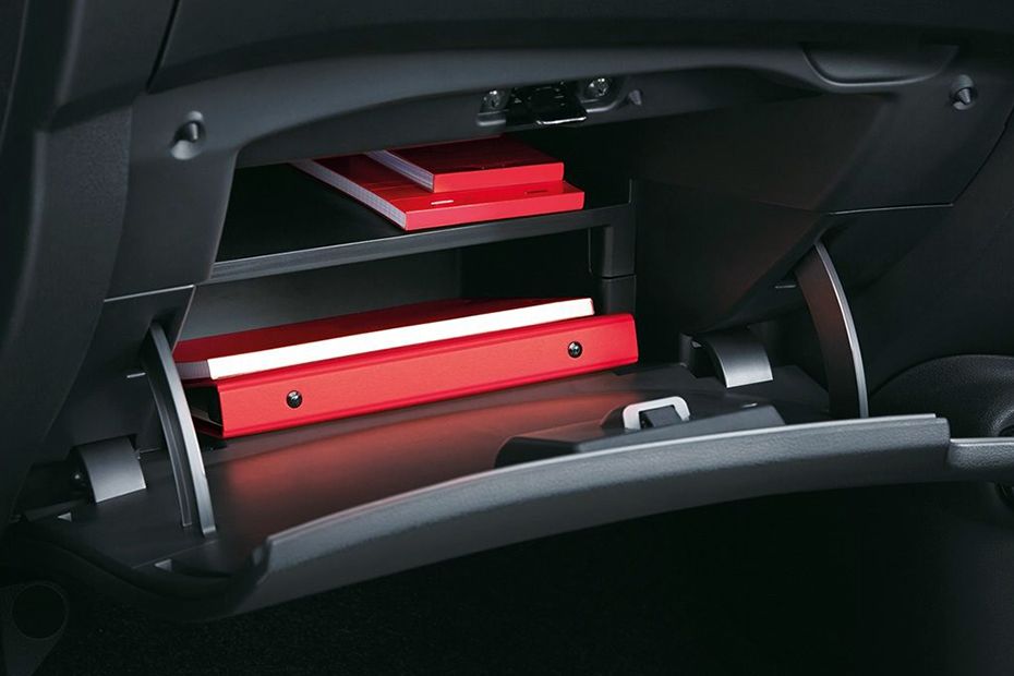 นิสสัน โน้ต Glove Box Open นิสสัน โน้ต Glove Box Open