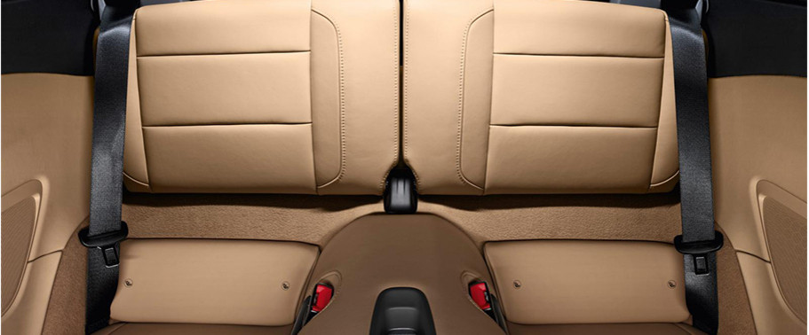 ปอร์เช่ 911 ทาร์กา 4 เอส Rear Seats