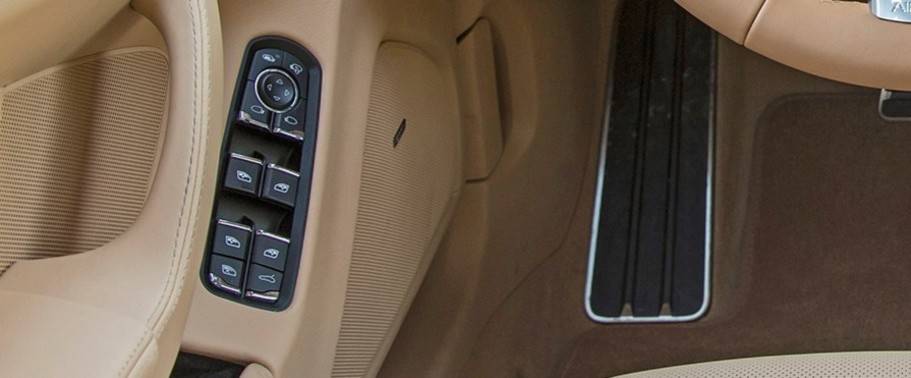Porsche Panamera 4S Drivers Side In Side Door Controls Porsche Panamera 4S Drivers Side In Side Door Controls