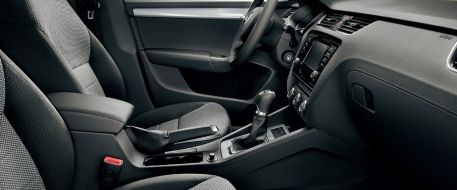 ออคตาเวีย คอมบิ จี-เทค Front Center Divider ออคตาเวีย คอมบิ จี-เทค Front Center Divider