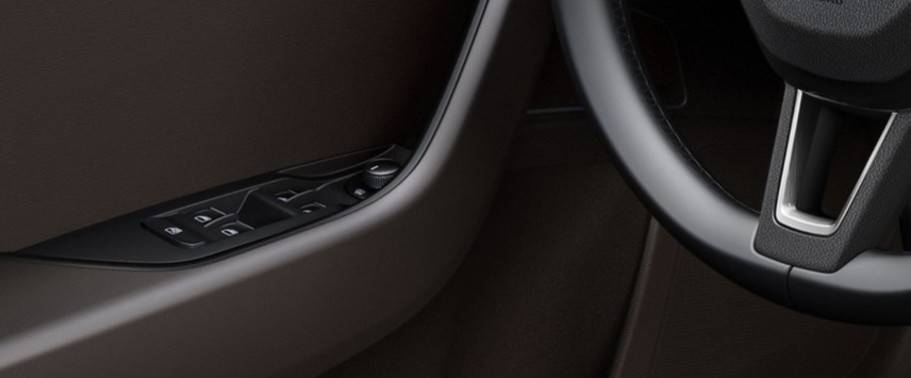 Skoda Superb Greenline Drivers Side In Side Door Controls Skoda Superb Greenline Drivers Side In Side Door Controls
