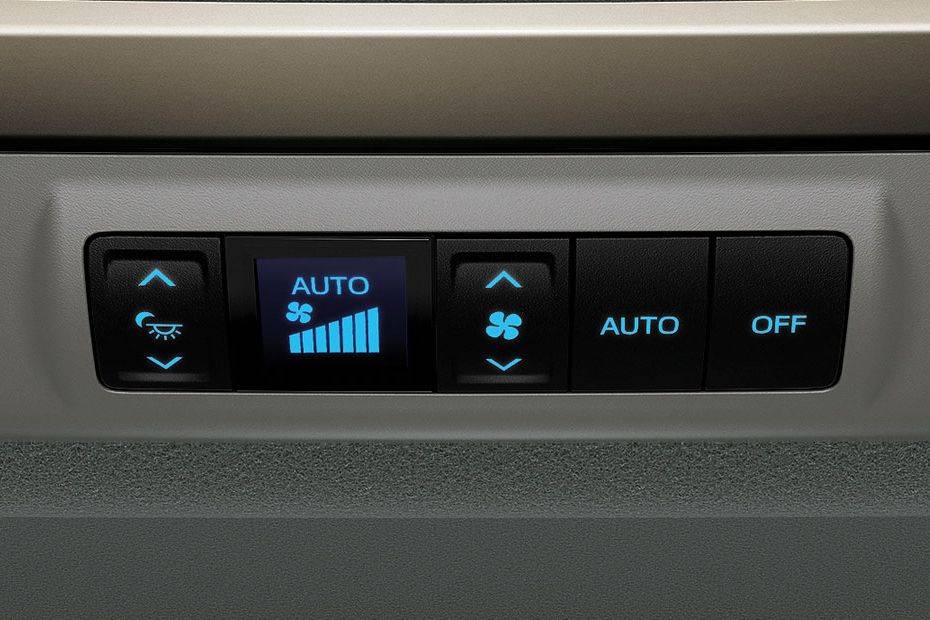 Front AC Controls of Toyota Innova Crysta Front AC Controls of Toyota Innova Crysta