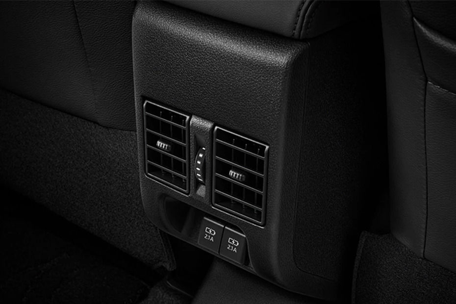 Yaris Ativ Nightshade Rear AC Controls Yaris Ativ Nightshade Rear AC Controls