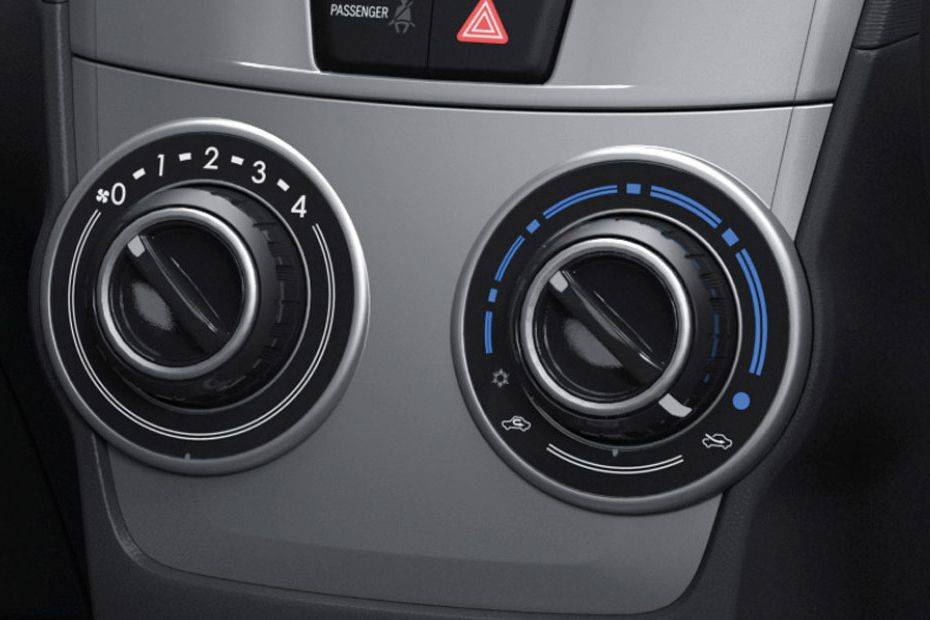 Front AC Controls of โตโยต้า อแวนซ่า Front AC Controls of โตโยต้า อแวนซ่า