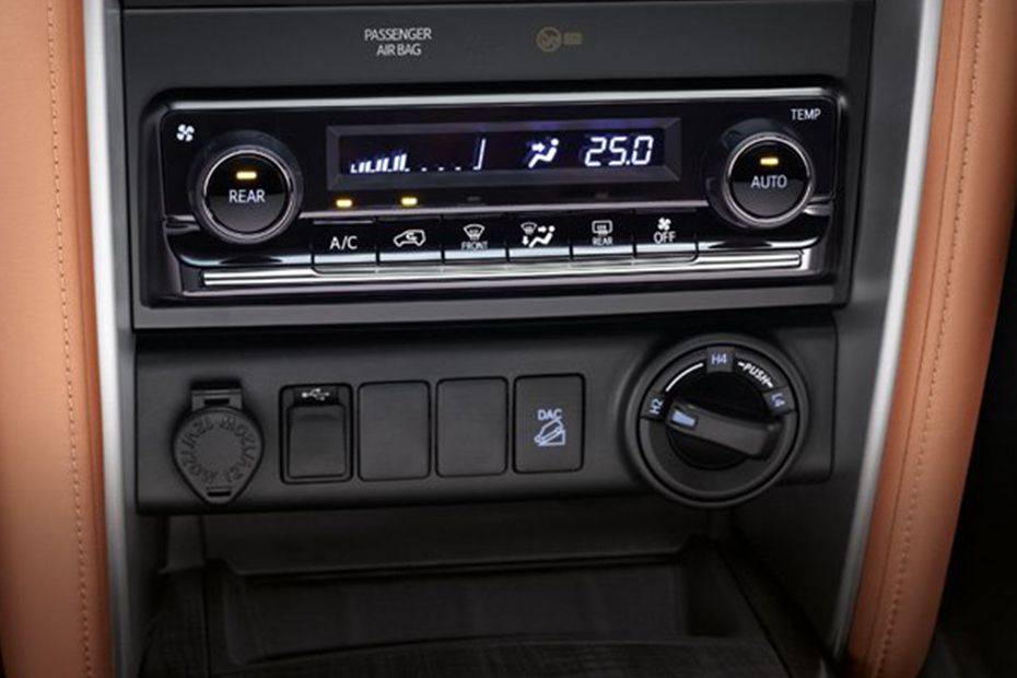 Front AC Controls of Toyota Fortuner