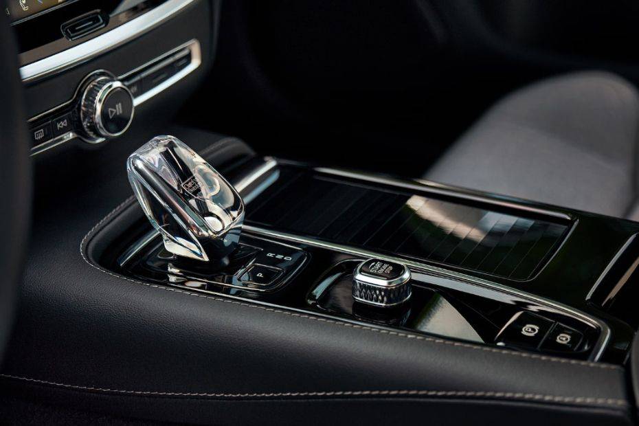 วอลโว่ V60 Recharge Gear Shifter วอลโว่ V60 Recharge Gear Shifter
