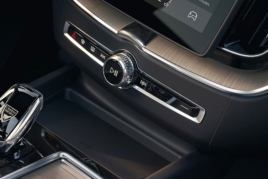 Front AC Controls of วอลโว่ XC60