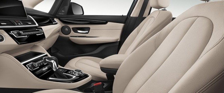 2 Series Gran Tourer Front Center Divider