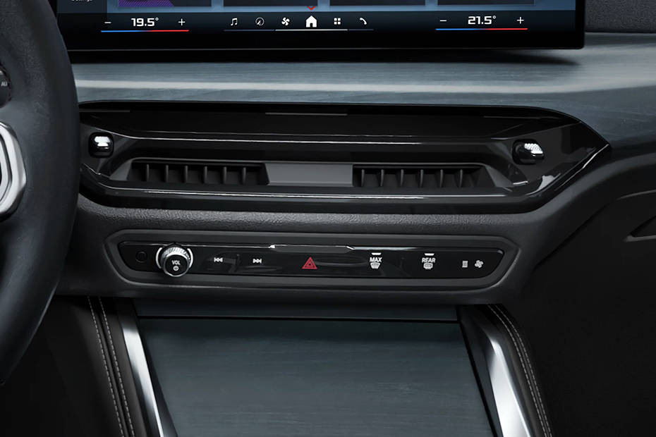Front AC Controls of บีเอ็มดับเบิลยู ซีรีย์ 4 คอนเวอติเบิ้ล Front AC Controls of บีเอ็มดับเบิลยู ซีรีย์ 4 คอนเวอติเบิ้ล