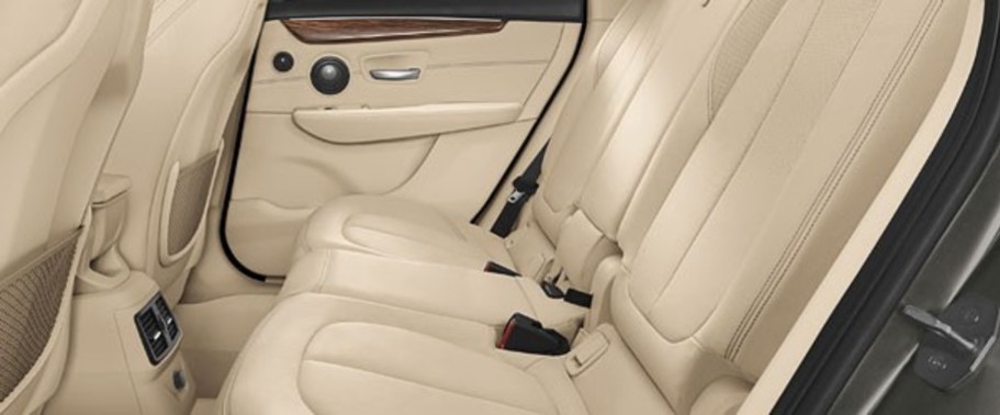 บีเอ็มดับเบิลยู ซีรีย์ 2 แอคทีฟ ทัวเรอร์ Rear Seats บีเอ็มดับเบิลยู ซีรีย์ 2 แอคทีฟ ทัวเรอร์ Rear Seats